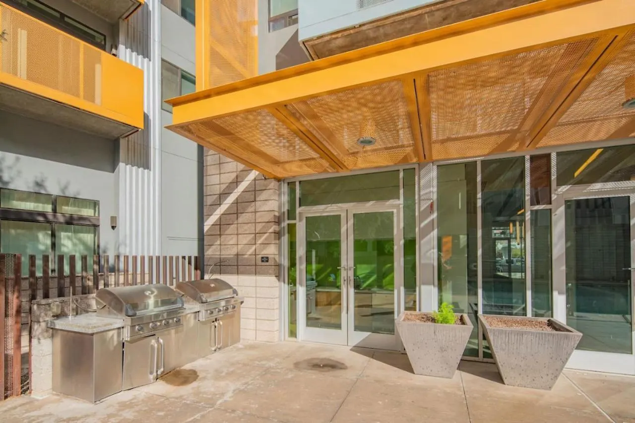 Posh 2Bd - Central Dt - Gym, Pool, Parking -Sleep 8 Phoenix