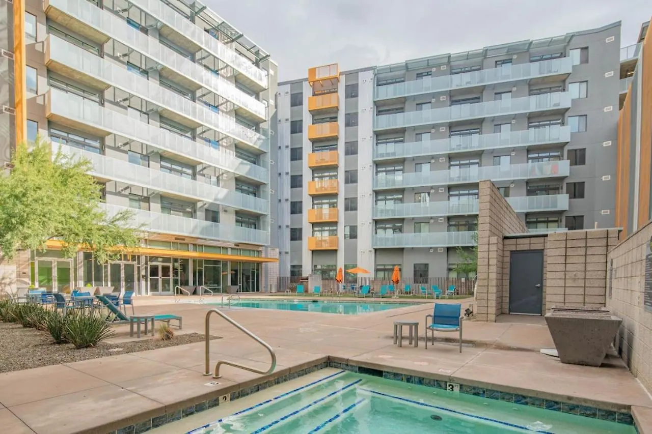 Posh 2Bd - Central Dt - Gym, Pool, Parking -Sleep 8 Phoenix Apartment