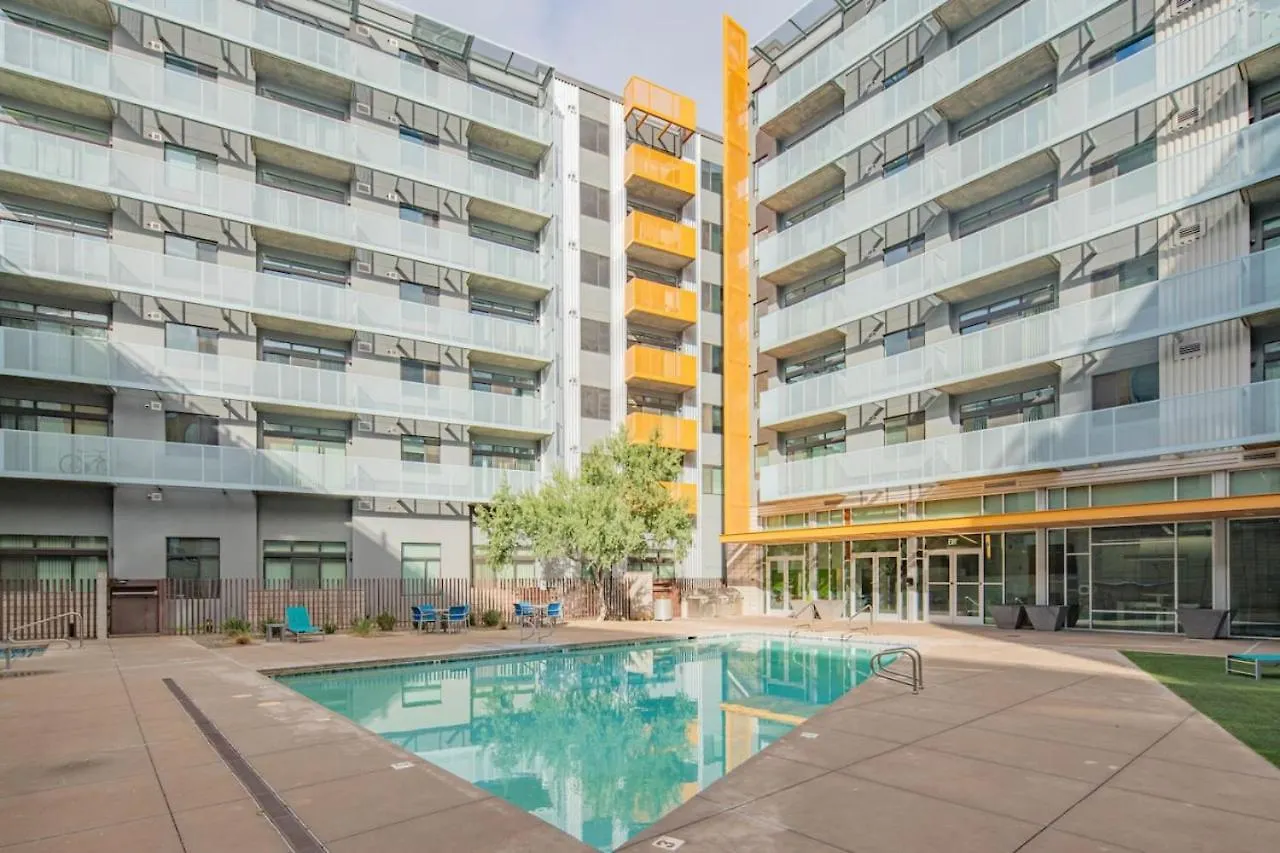 Posh 2Bd - Central Dt - Gym, Pool, Parking -Sleep 8 Phoenix