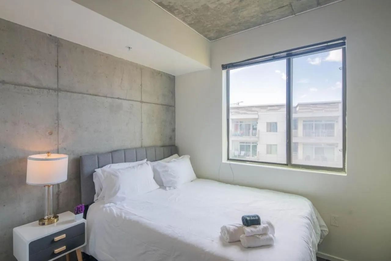 Apartment Posh 2Bd - Central Dt - Gym, Pool, Parking -Sleep 8 Phoenix