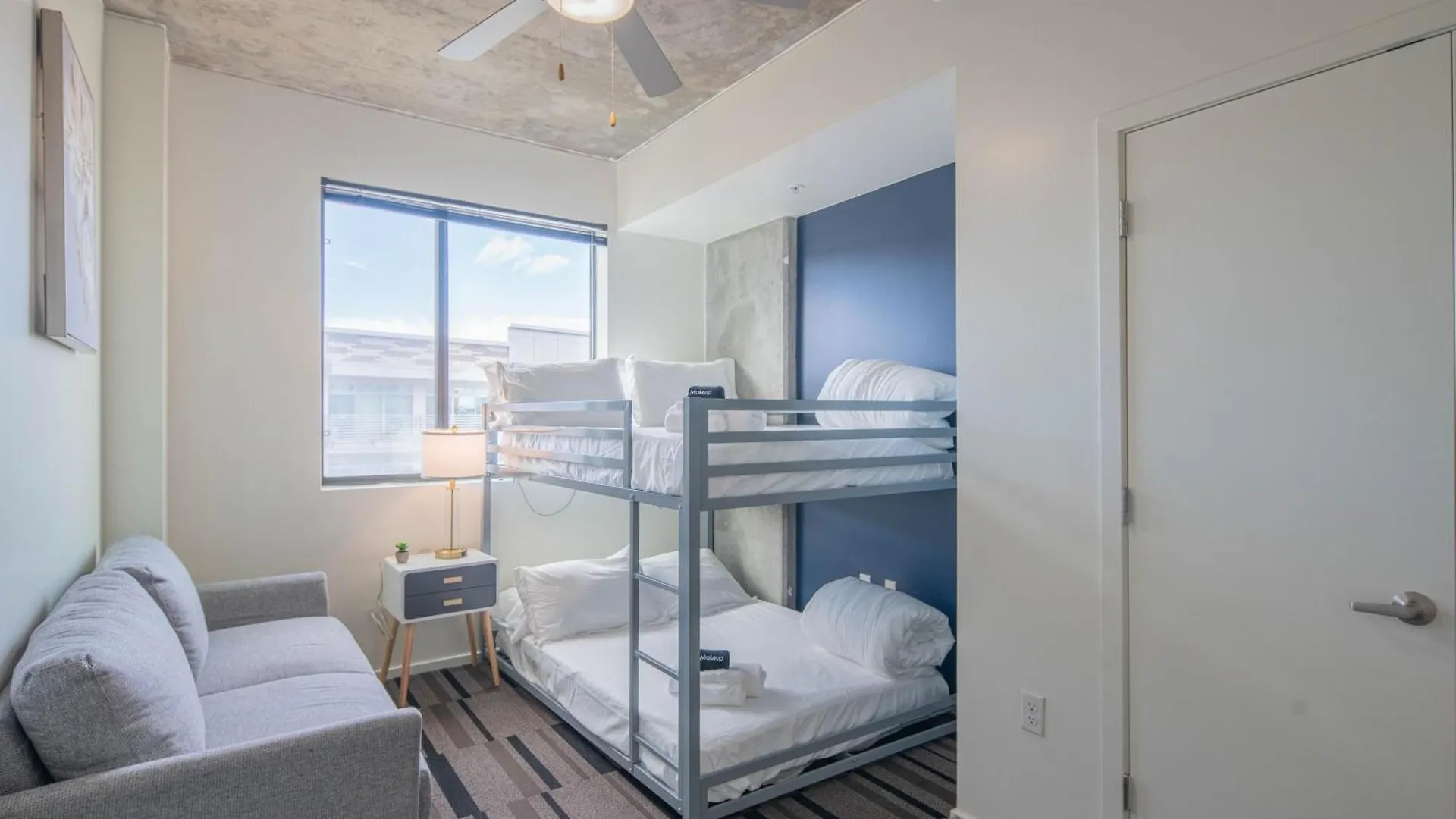 Apartment Posh 2Bd - Central Dt - Gym, Pool, Parking -Sleep 8 Phoenix